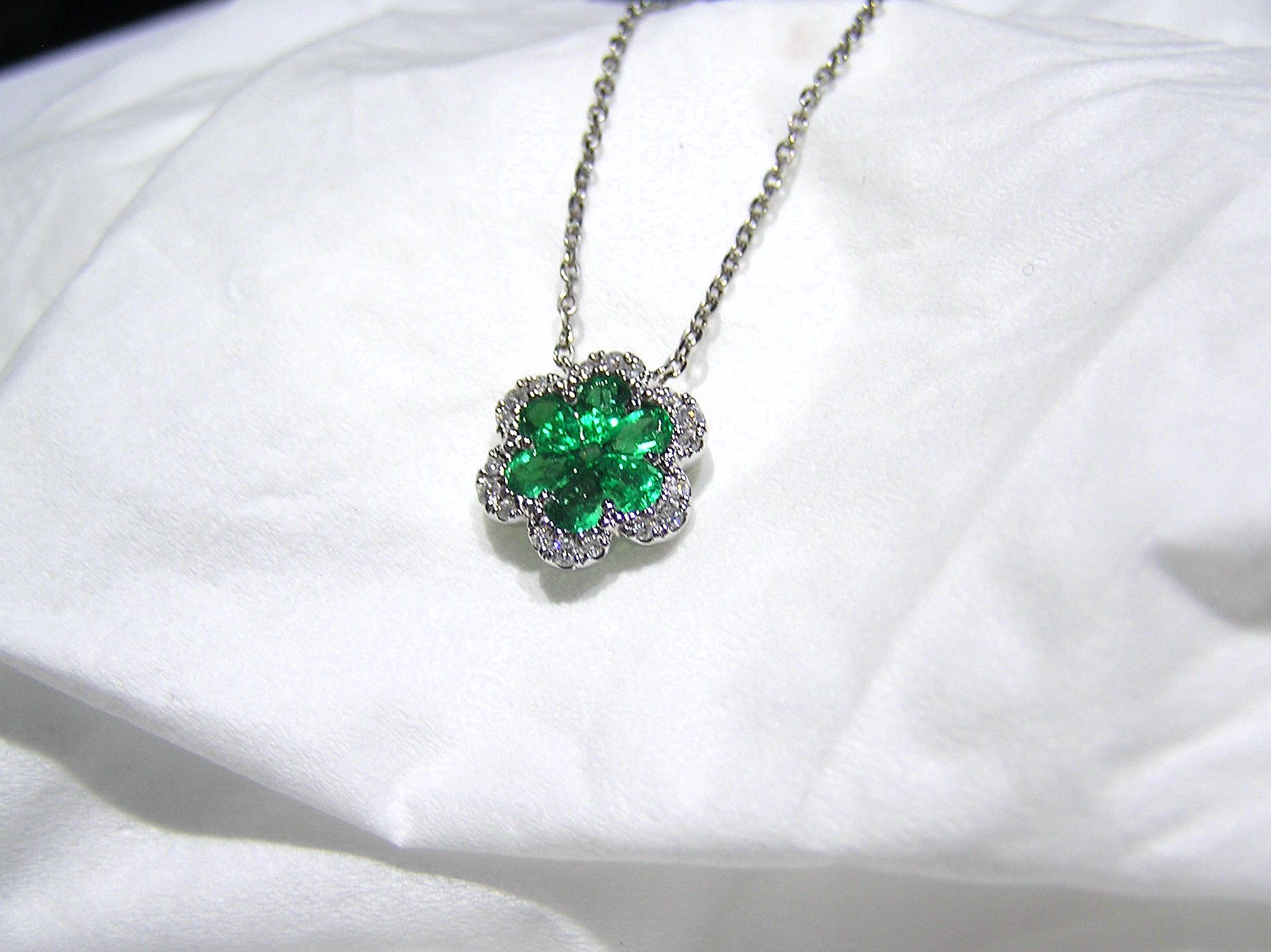 14k Emerald and Diamond Clover Pendant - Image 2